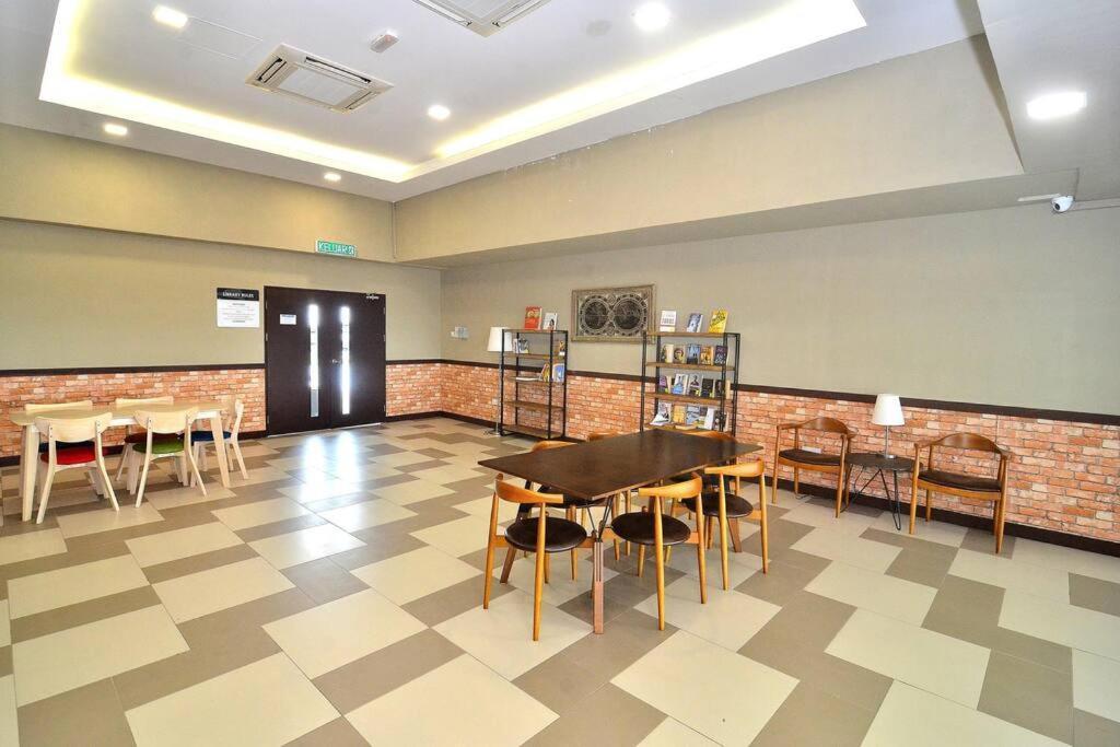Lovely Vivamall City View With 2 Card Lv12 Kuching Exterior foto